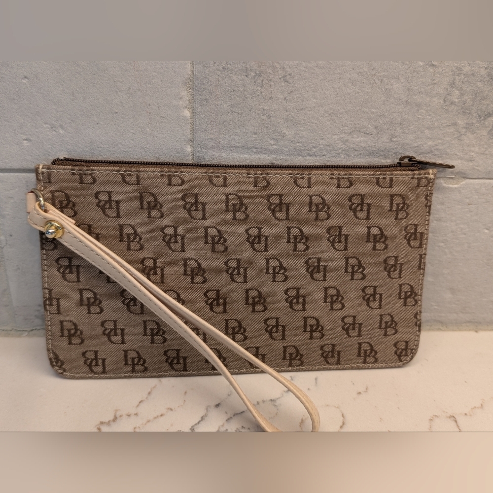 Dooney & Bourke Wristlet - EUC - Brown/Tan 7.75x4.25 Inches